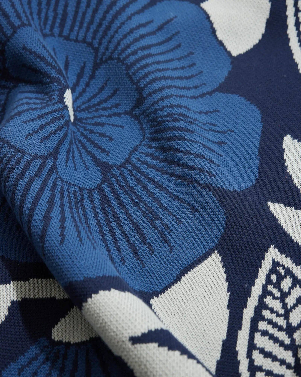 New Bloom Knit Throw Blanket